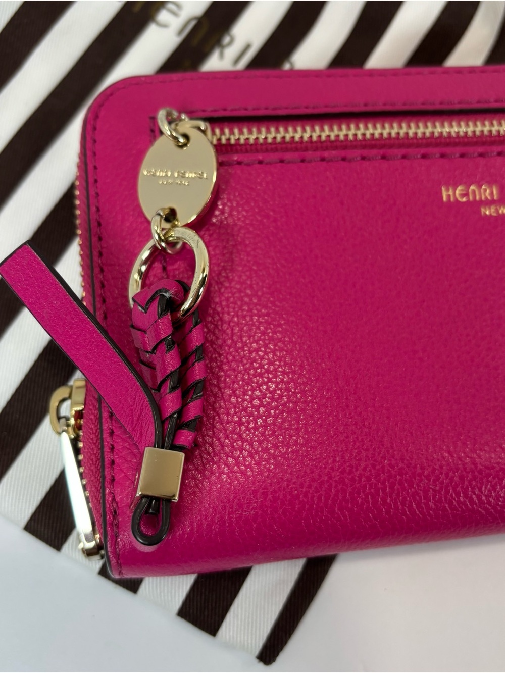Henri Bendel Bifold Wallet Card Holder Sofiano Leather Fuchsia Pink-Never Used - Picture 2 of 9